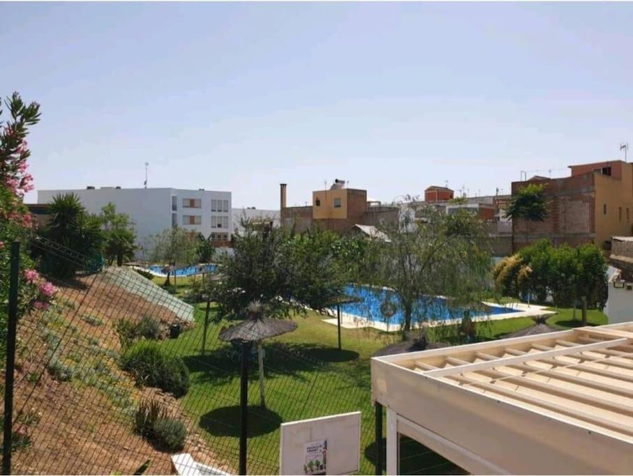 Alojamiento Con Piscina Y Parking En Sevilla La Algaba المظهر الخارجي الصورة